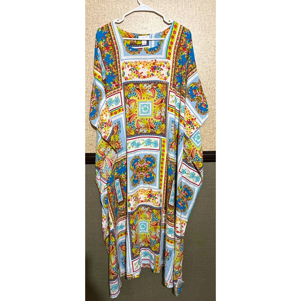 Woman's Cabernet lounging gown size 1X